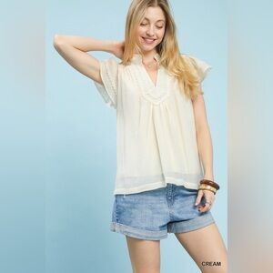 Umgee Scalloped Trim Flutter Sleeve Top